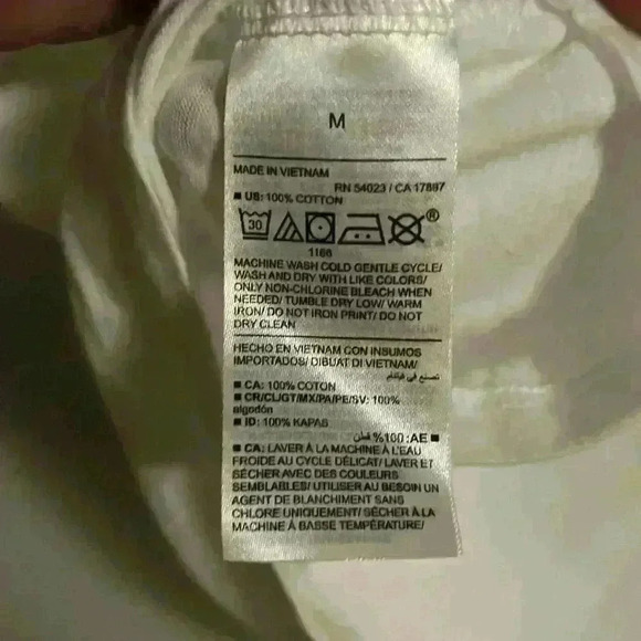 Old Navy everywear white vneck tshirt - Picture 4 of 5